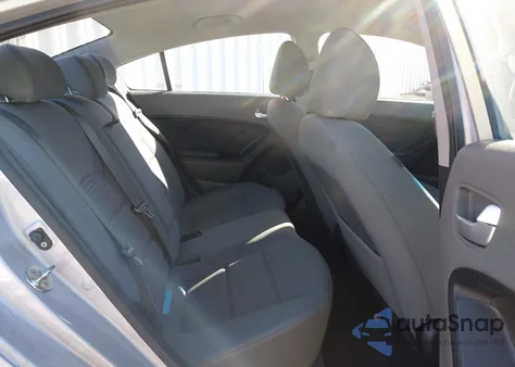 2018 Kia Forte Lx z USA, uszkodzony, nr VIN 3KPFL4A7XJE218220